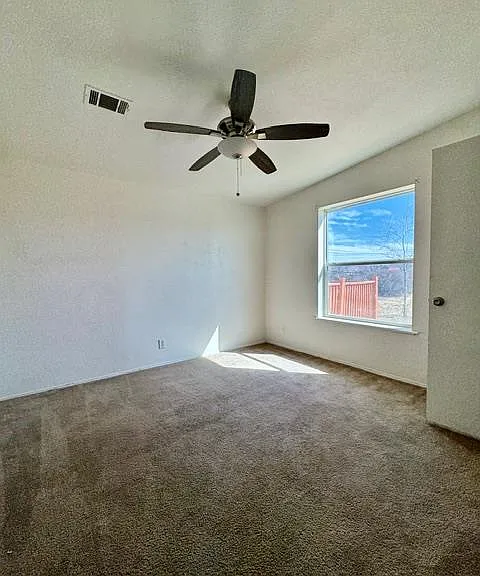 2401 W Covey Ln — Photo 16