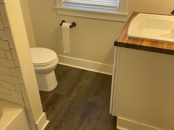 4th image of 636 E Ferry St #11709208