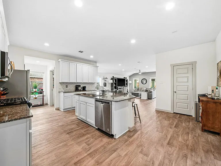 10207 Alpine Lake Ln — Photo 3
