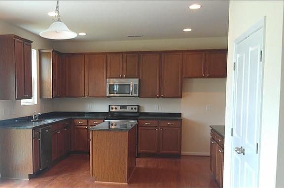 Raleigh - Village at Beaver Dam - Juniper - Kitchen