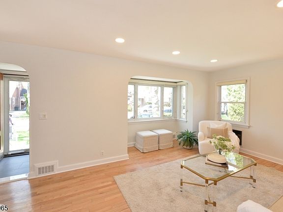 2nd image of 1641 Ardsley Ct
