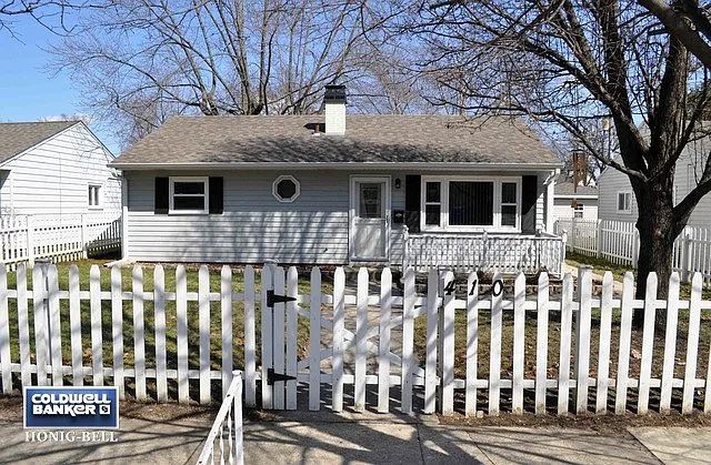 410 Oneill St photo 1