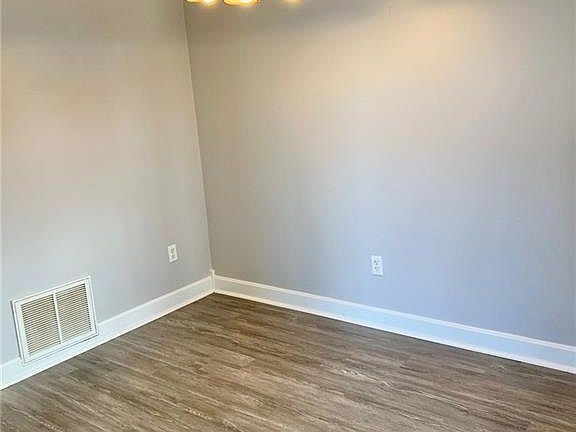3rd image of 728 Beverage Hill Ave APT 14