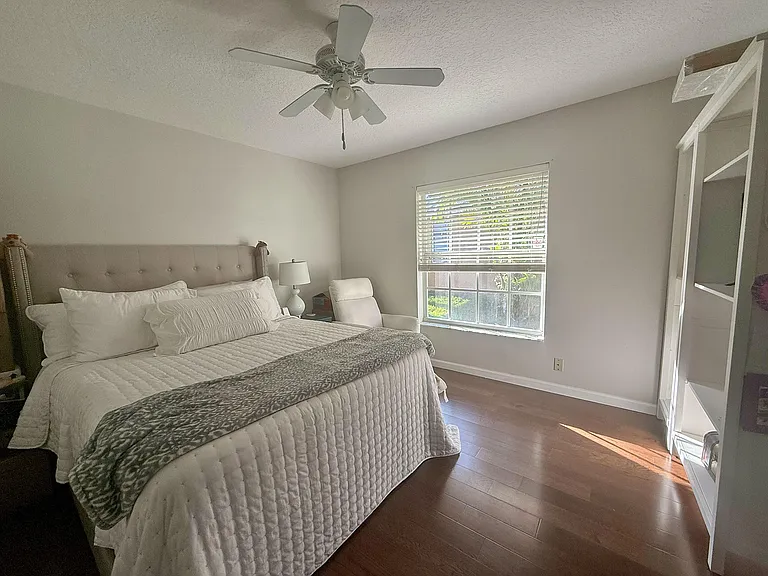 1774 Primrose Ln — Photo 11