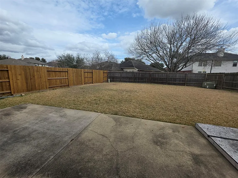 2715 Riverhollow Ln — Photo 48