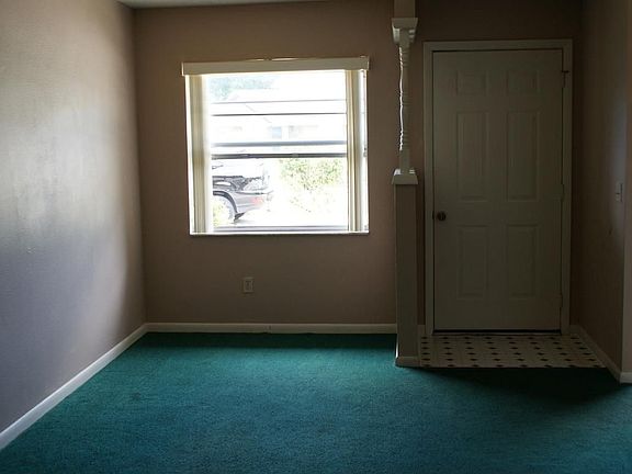 2nd image of 910 Smith St