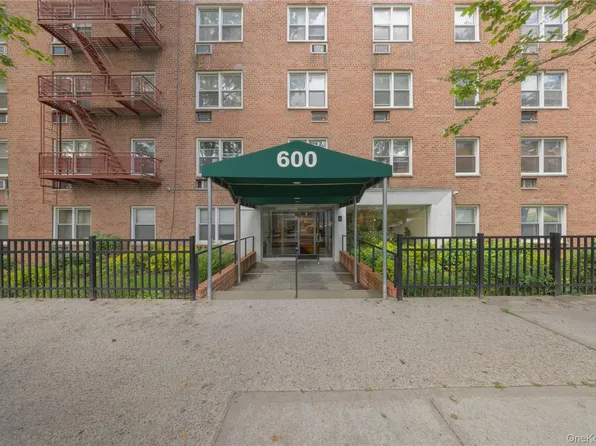 600 Locust Street #5K, Fleetwood, NY 10552