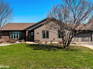303 Richard Ln, Marshalltown, IA 50158