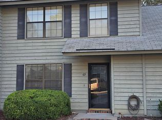 69 Hidden Lake Ct, Savannah, GA 31419