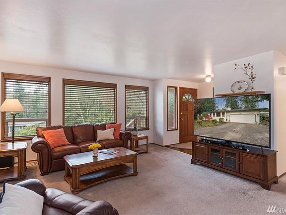 3rd image of 7263 Blackbird Dr NE