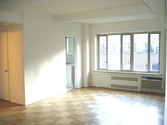 Rented by City Connections Realty | media 7