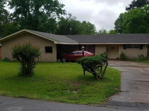 2302 Pine Hill Dr, Pine Bluff, AR 71603