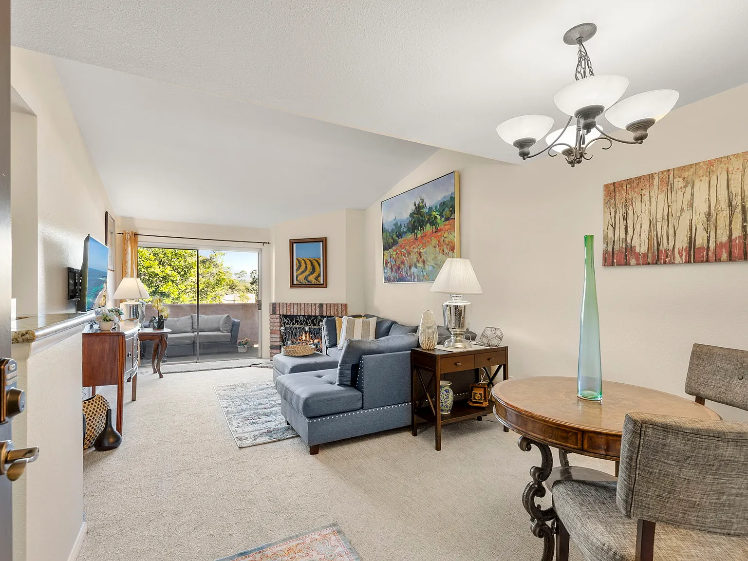 1 bed, 545 sqft, $3,200 — Photo 2