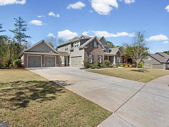 2nd image of 802 Double Branches Ln
