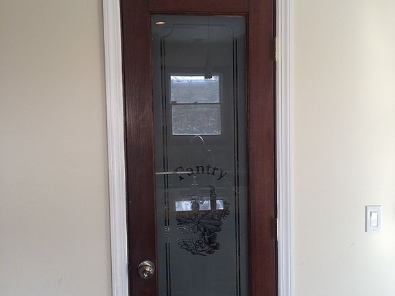 4th image of 4 Hoover Ave