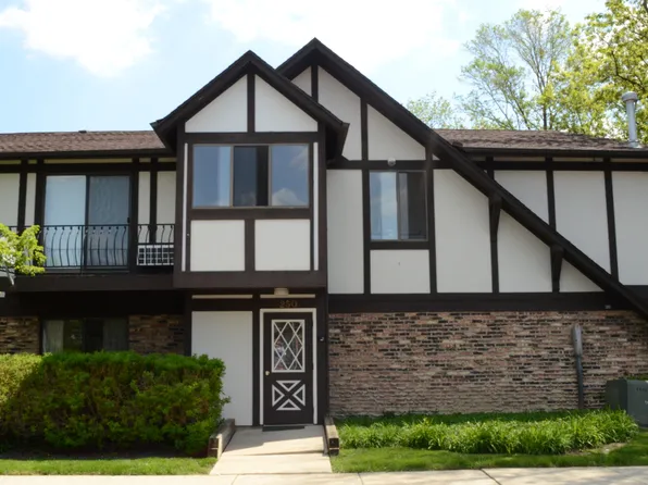 250 George St APT E, Bensenville, IL 60106