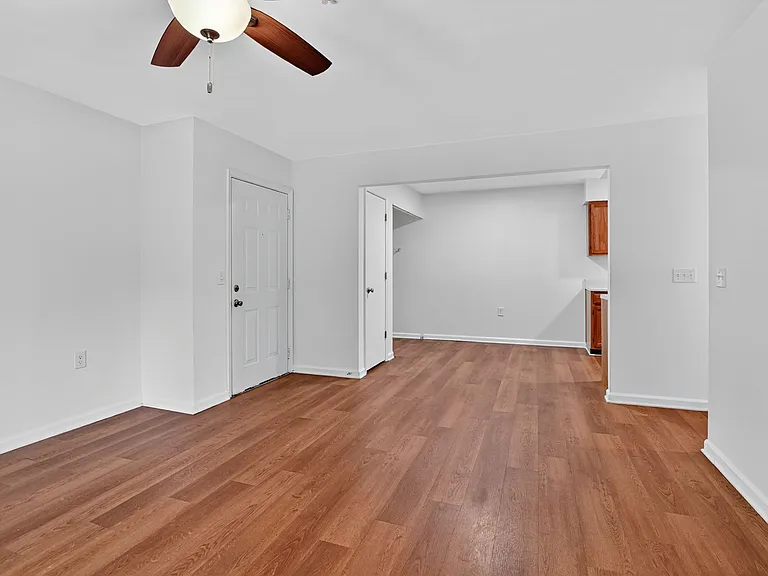 Acorn Grove Apartment Homes — Photo 32