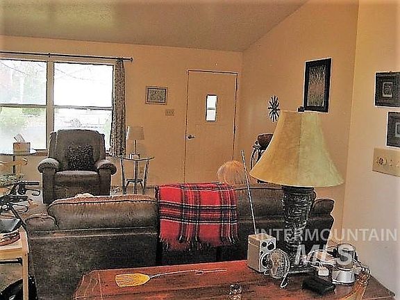 3rd image of 1251 Parkway Dr