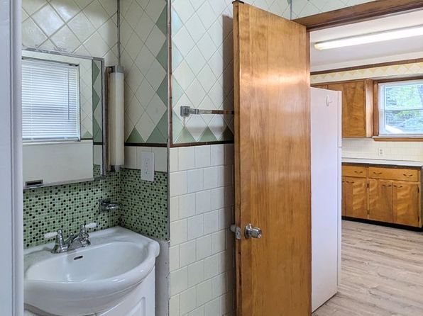 607 Walnut St | 607 Walnut St, Lemont, IL