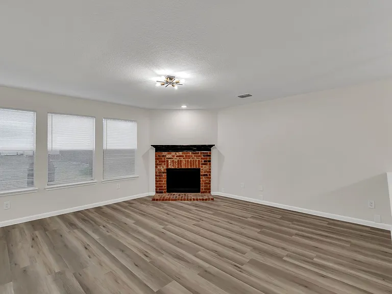 438 Stanley Falls Dr — Photo 9