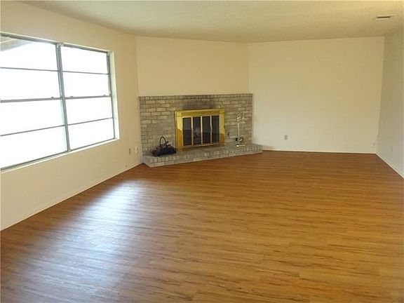 5th image of 2407 Burly Oak Dr