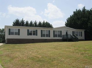 3954 Berry Creek Cir, Granite Falls, NC 28630