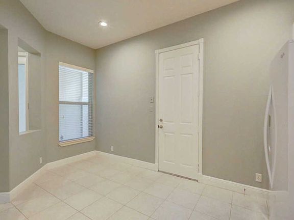 4th image of 753 Cable Beach Ln