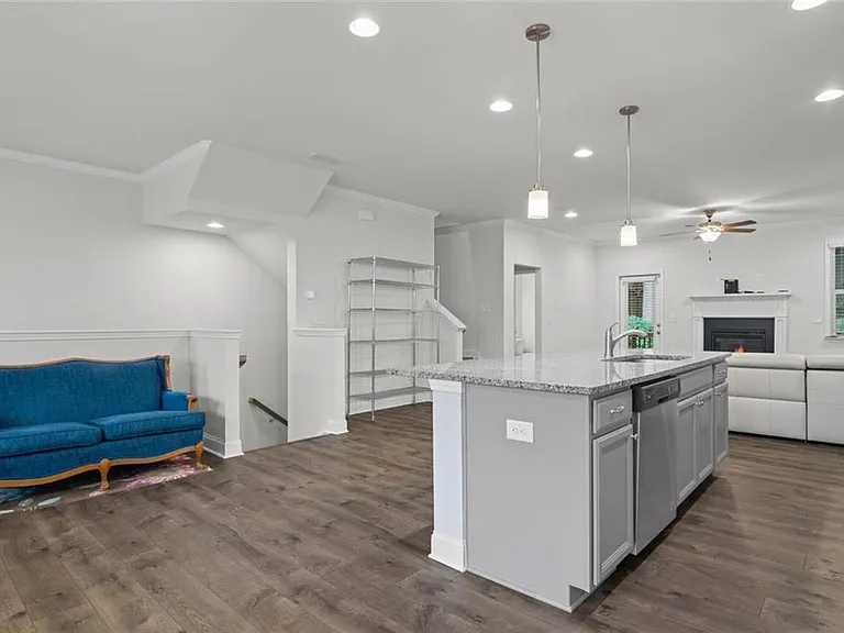 2779 White Oak Ln #20 — Photo 12