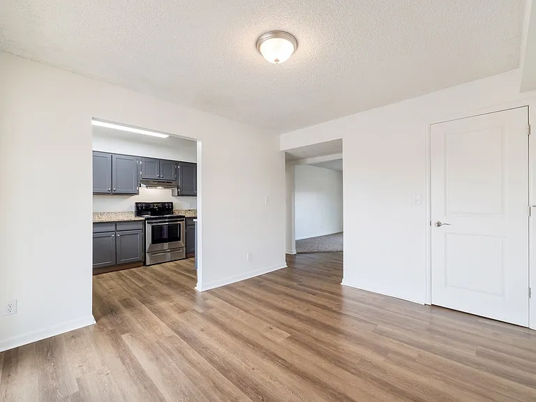 Lakemont Apartments — Photo 52