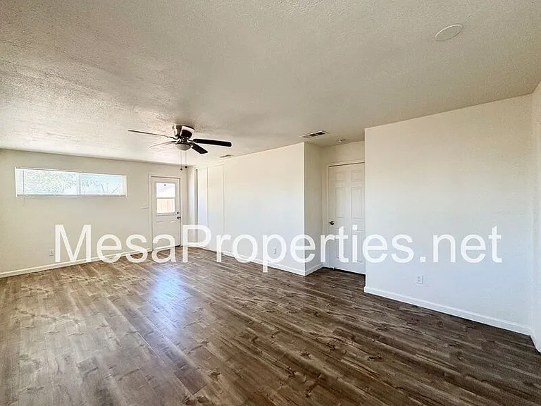 820 Caliente Dr — Photo 18