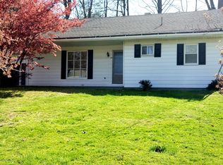 19 Hillcrest Dr, Dallas, PA