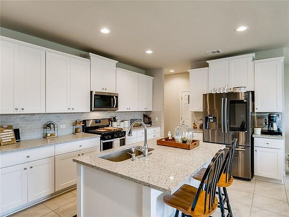 4th image of 17213 Casanova Ave