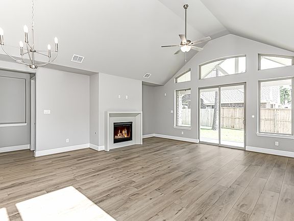 4th image of 21825 Great Falls Ct