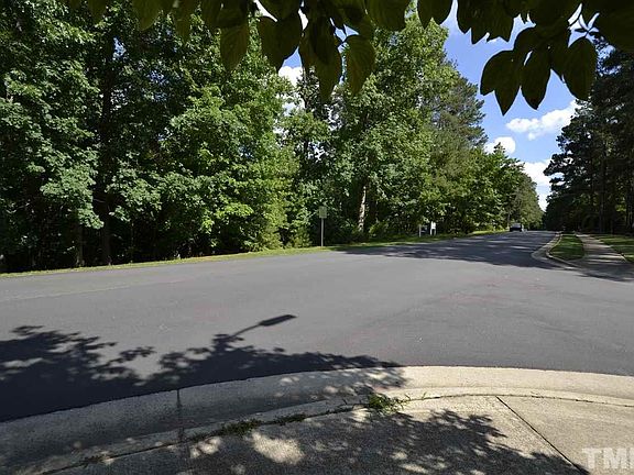 5th image of 249 Summerwinds Dr