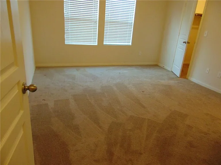 124 Hollis Ln — Photo 7