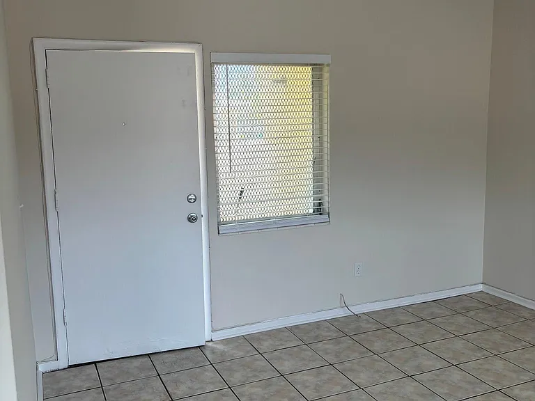 1252 S Alhambra Cir #3 — Photo 4