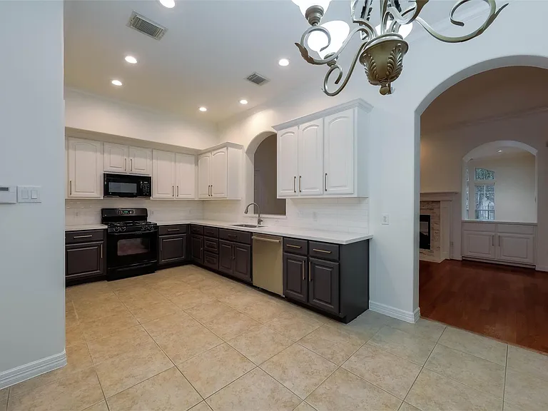 13647 Brookbluff Ln — Photo 19