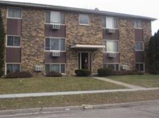 1572 Mark Ave APT 3L, Elgin, IL 60123