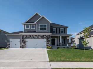 350 NE Prairie Wolf Dr, Waukee, IA 50263
