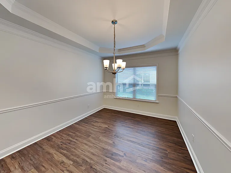 514 Crestmont Ln — Photo 5