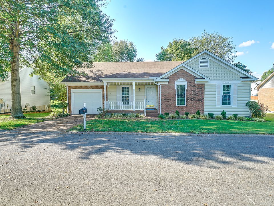 1st image of 104 Dover Ct