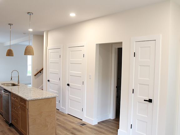 3rd image of 3106 Donna Ln
