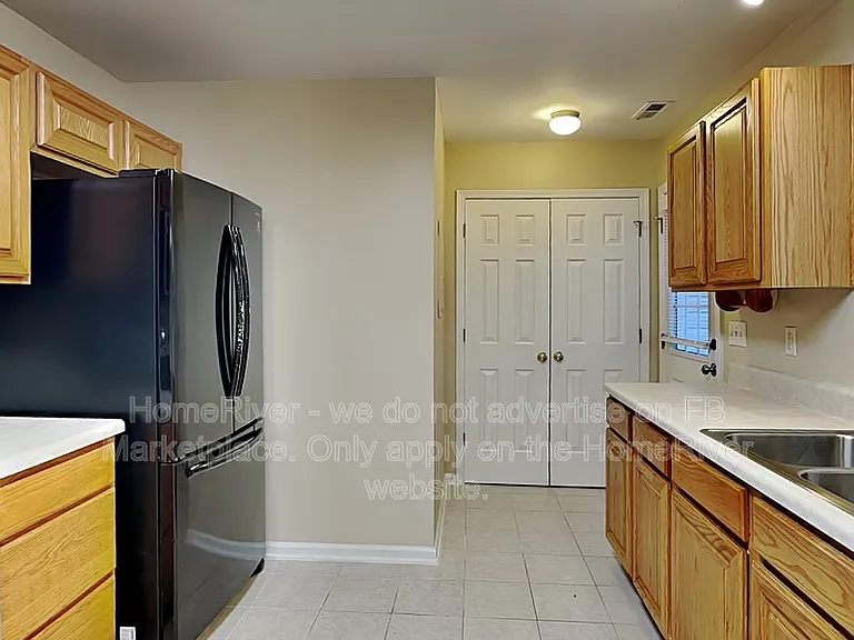 862 N Taylor St — Photo 6