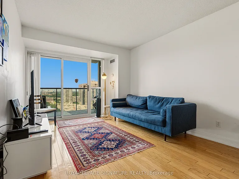 16 Harrison Garden Blvd #1609 — Photo 19