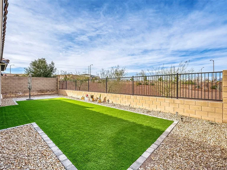 10594 Skye Arroyo Ave — Photo 26