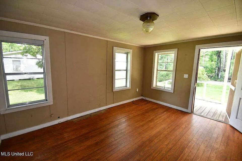 2 bed, 1.0 bath, 572 sqft, $800 — Photo 4