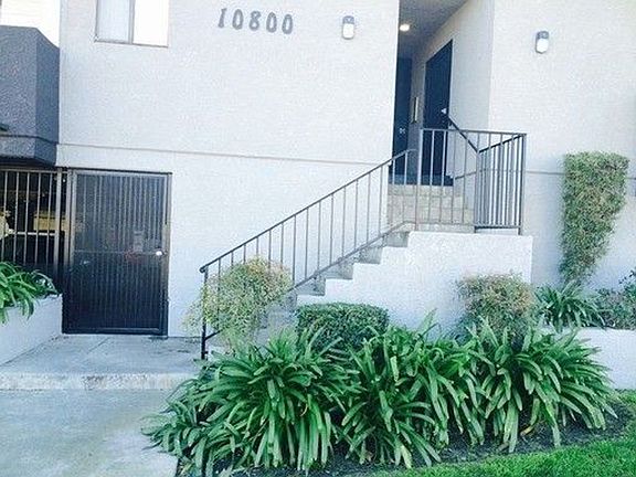 2nd image of 10800 Palms Blvd APT 1
