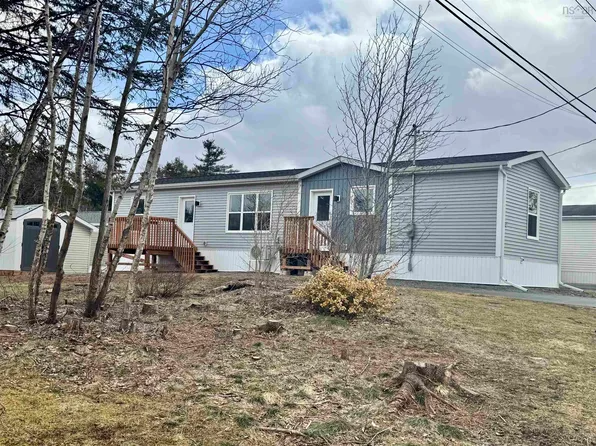 812 Duggan Dr, Beaver Bank, NS B4E 1L5