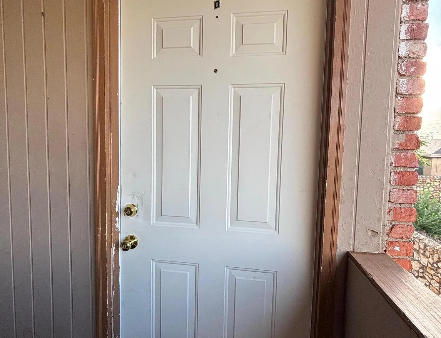 2 bed, 1.0 bath, 806 sqft, $999 — Photo 2