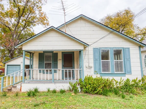 204 E Main St, Pilot Point, TX 76258